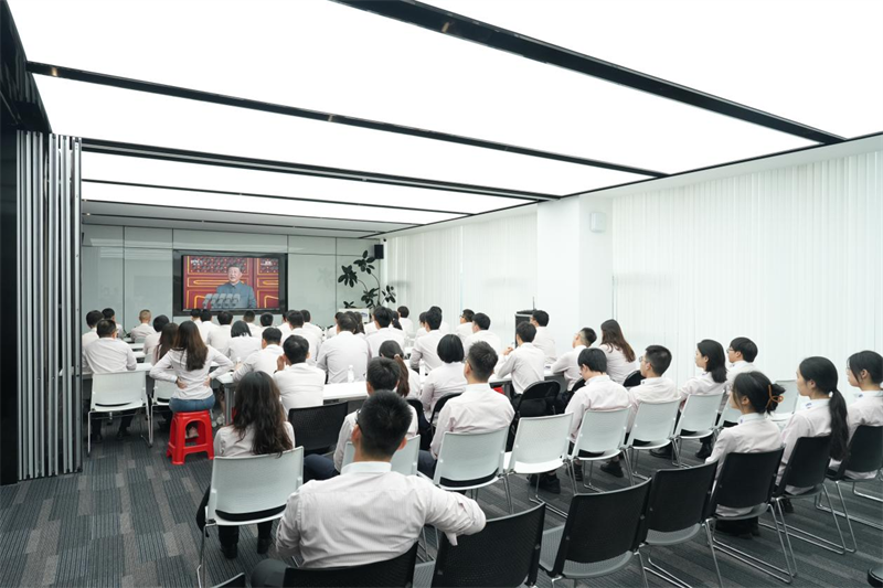 Ti år med op- og nedture, 1,4 milliarder menneskers hjerter – QGM deler ære med moderlandet