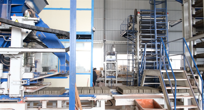 Én maskine, flere klodser, energibesparelse og kulstofreduktion, QGM Zenith 15-modellen skaber en 