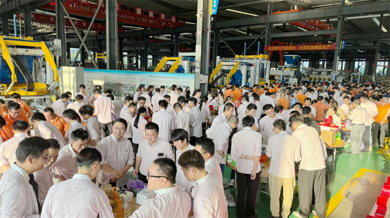 Deep Mid-Autumn Festival, Joyful Quangong - Quangong Machinery Co.,Ltds 2025 Mid-Autumn Festival Cake-Bearing Event blev afholdt med succes