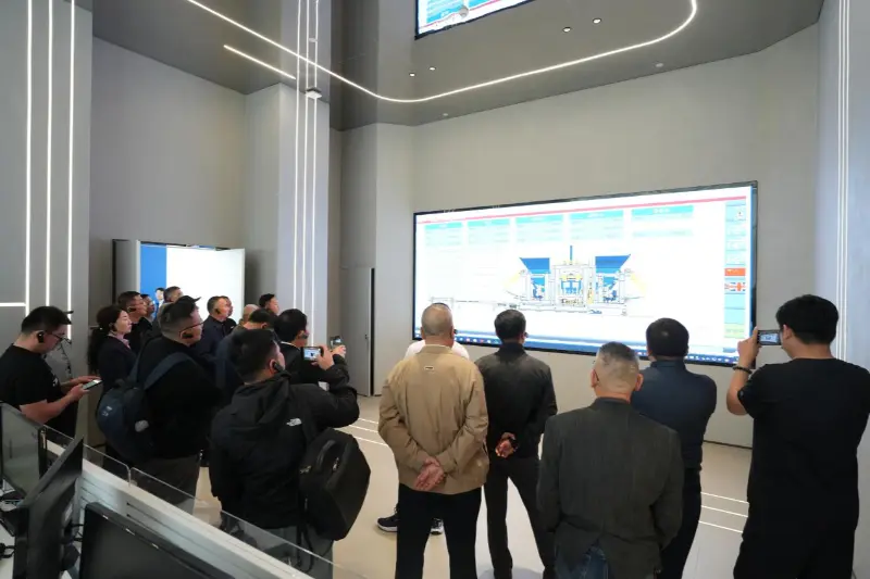 Det andet stående rådsmøde i den 8. session i China Building Blocks Association blev afholdt i Quanzhou; Quangong Machinery Co., Ltd. bidrager til industriudveksling og udvikling.