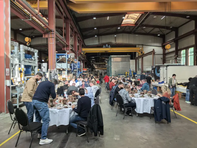 Duften af ​​kinesisk hot pot når Tyskland! Quangong Machinery Co., Ltd. datterselskab Zenit fejrer projektets succes.
